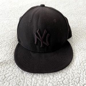 New Era Black Yankee Fitted Hat Men’s 7 3/8